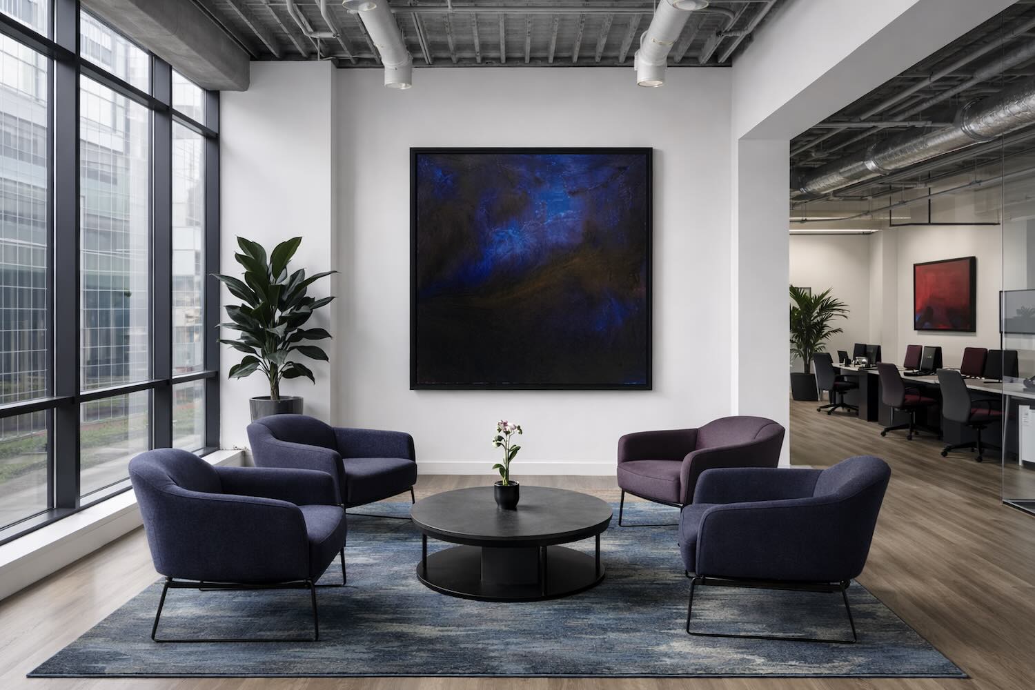 Kunst mieten für Unternehmen in Köln: moderne abstrakte Corporate Art im Büro-Loungebereich